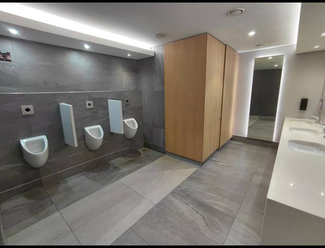 36,844M² OFFICE TO LET IN WATERFALL